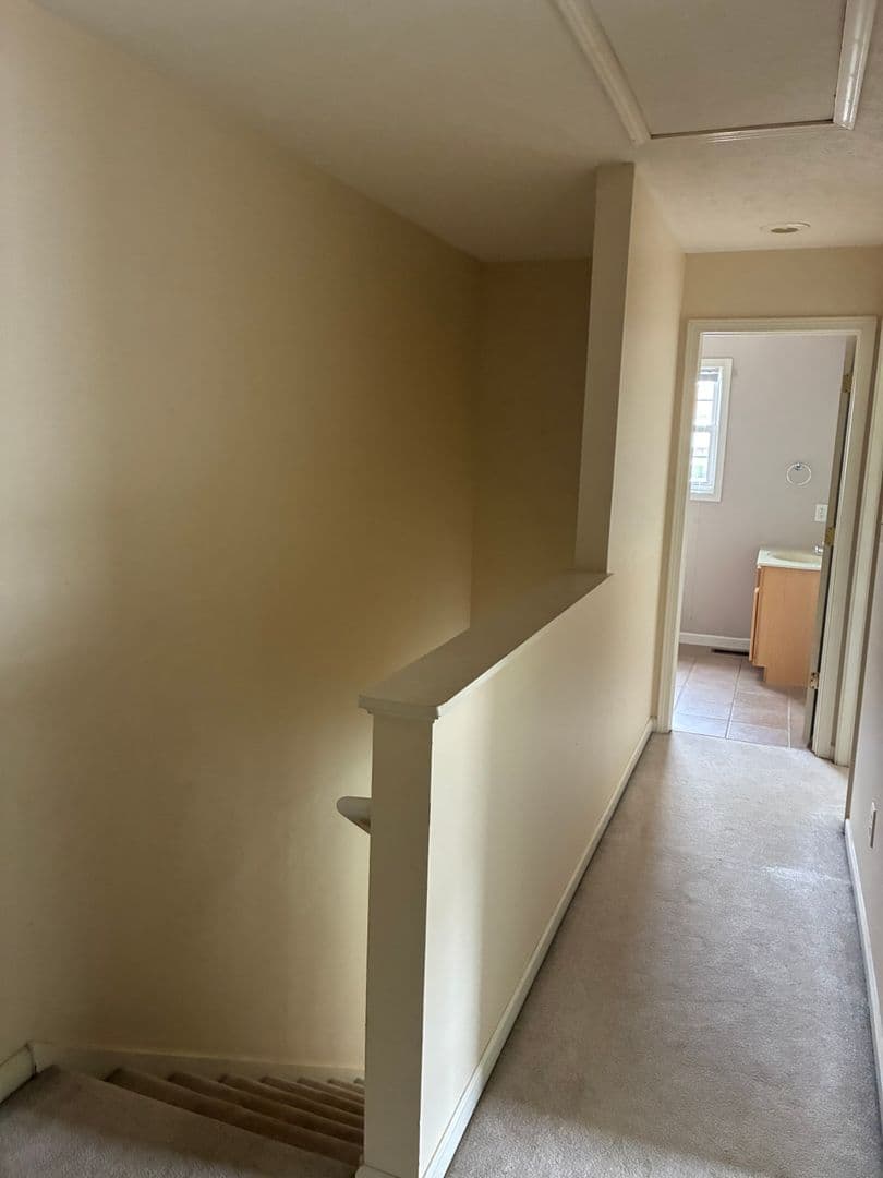 Bloomington House: 3465 South Oaklawn Court