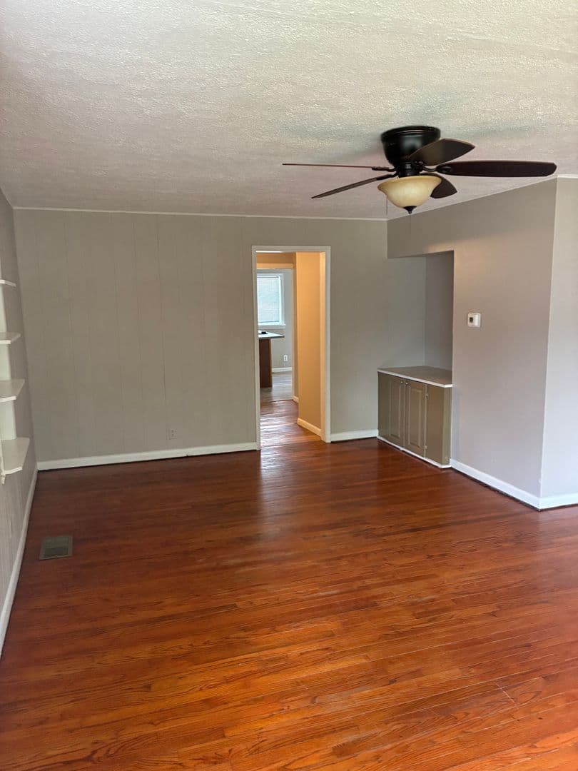 Bloomington House: 1003 North Woodburn Avenue
