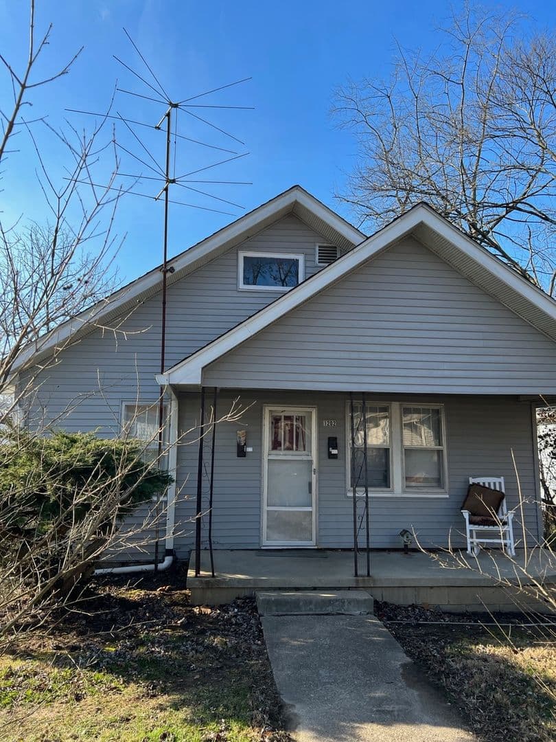 Bloomington Apartment: 1202 South Park  Avenue