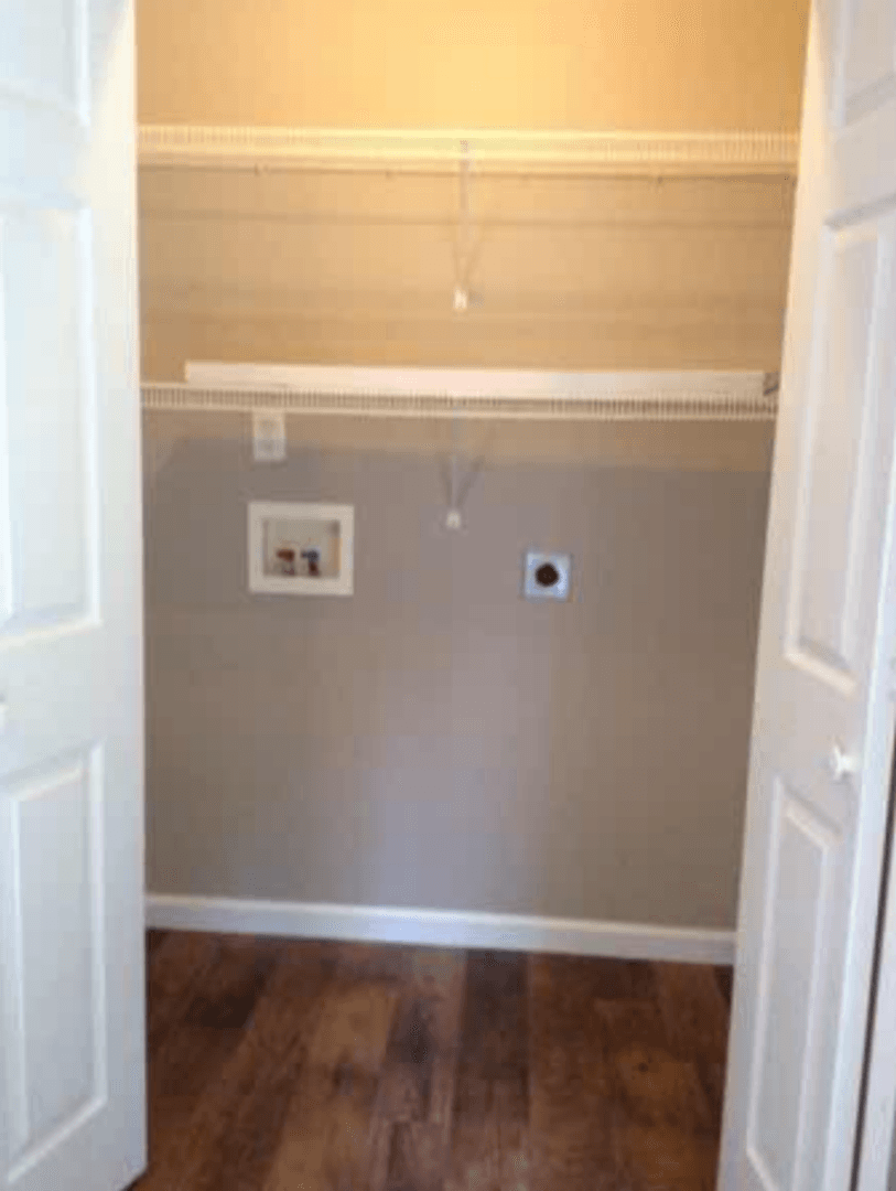 Bloomington House: 3351 South Oaklawn Circle
