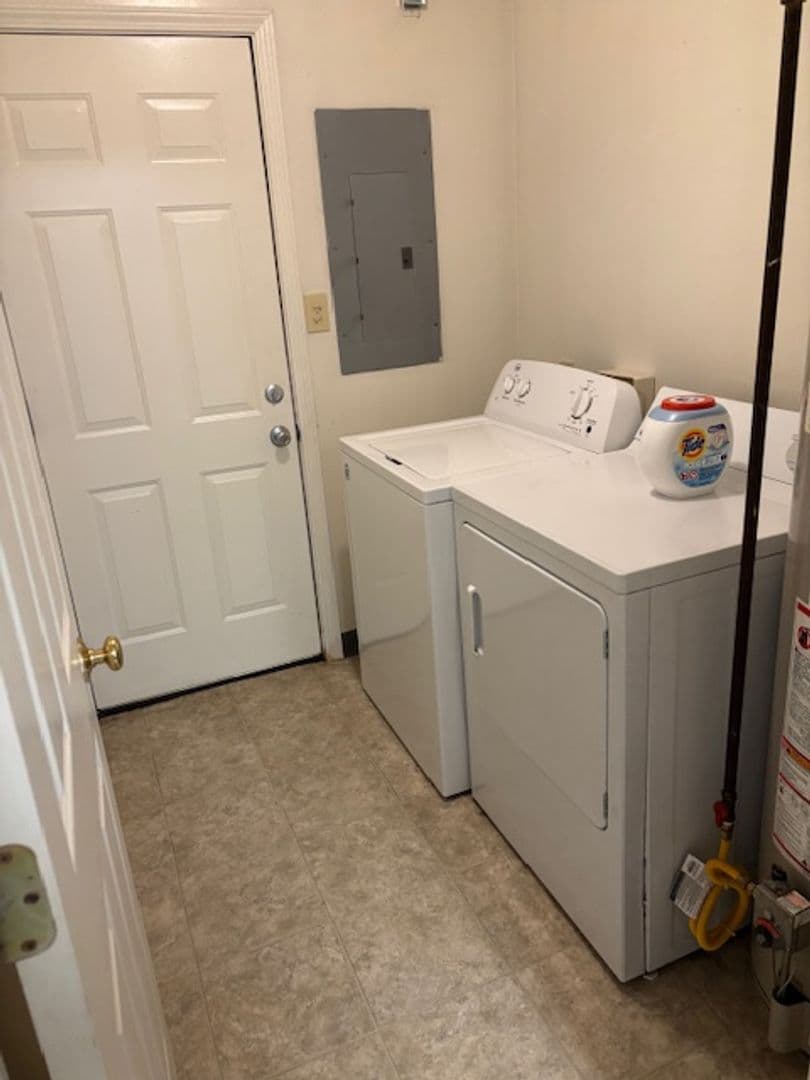 Bloomington House: 1304 North Kinser Pike
