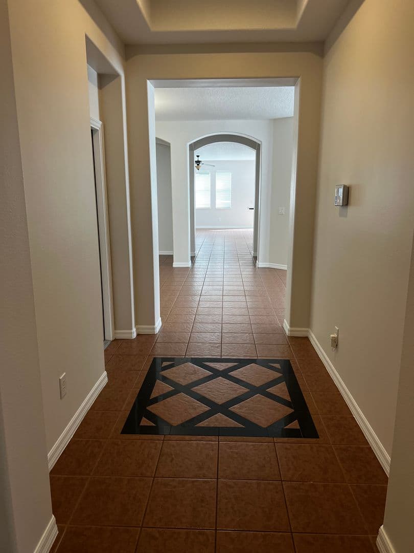 Orlando House: 8838 Leeland Archer Blvd.