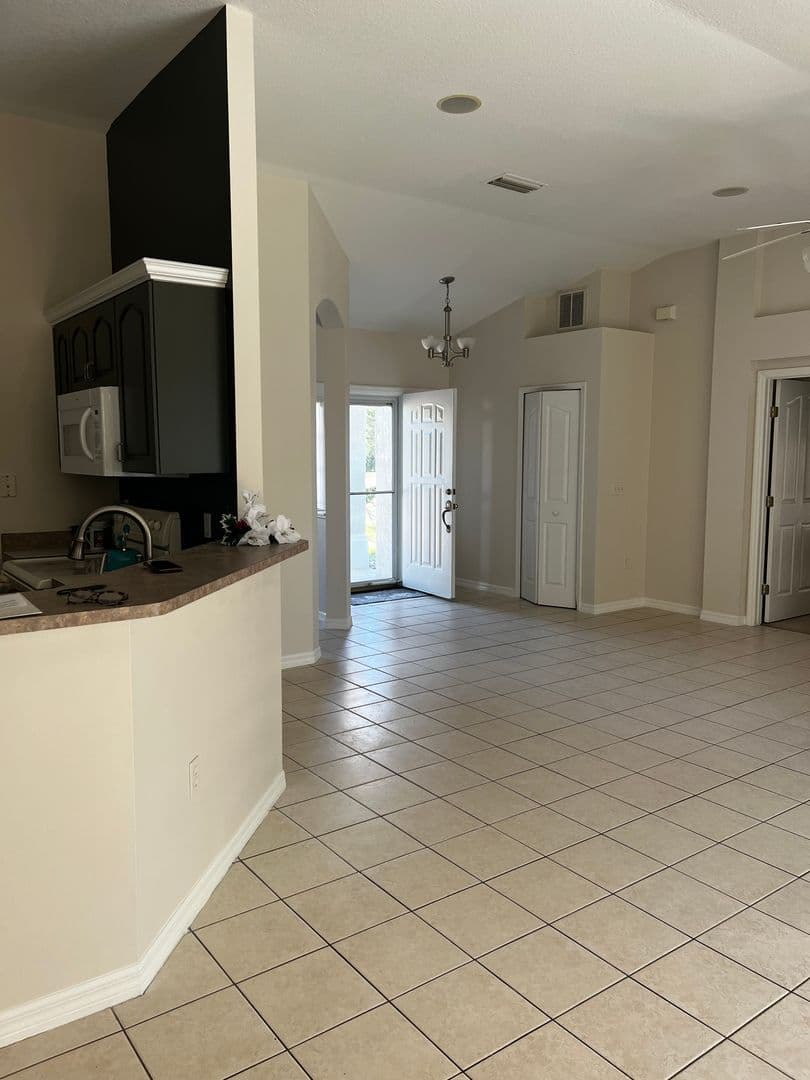 Deltona House: 2274 E. Fairbanks Drive