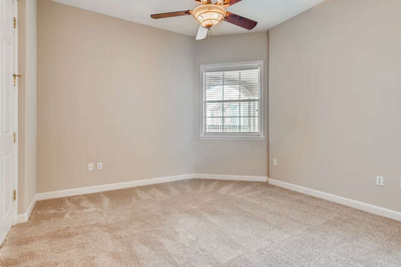 Orlando House: 8749 The Esplanade Unit 32