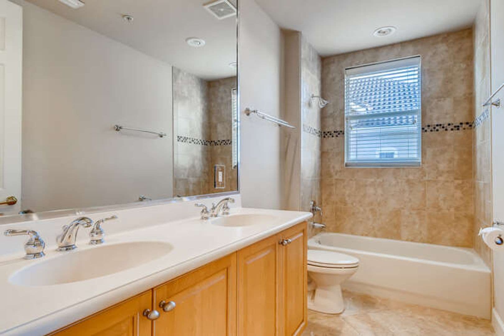 Orlando House: 8749 The Esplanade Unit 32