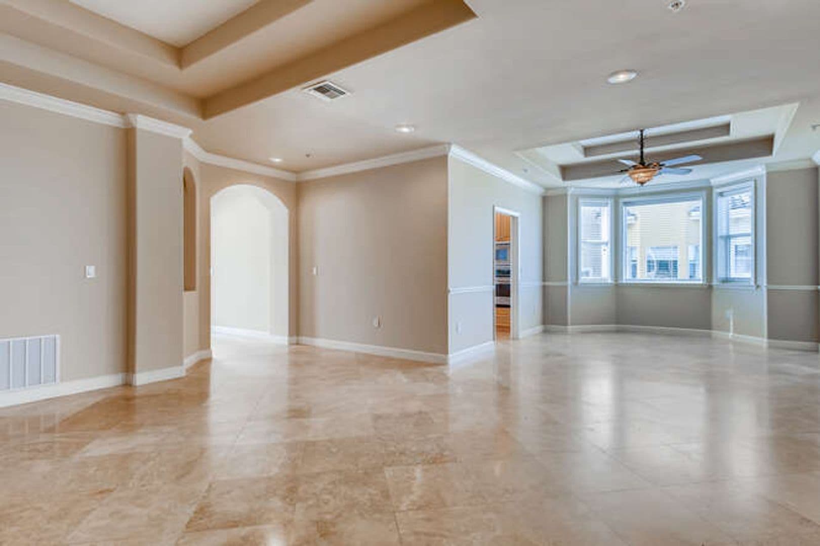 Orlando House: 8749 The Esplanade Unit 32