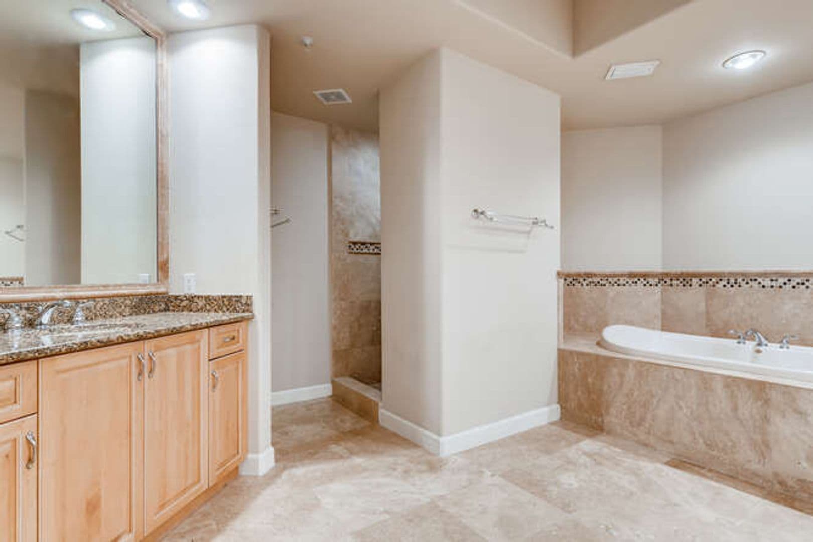 Orlando House: 8749 The Esplanade Unit 32