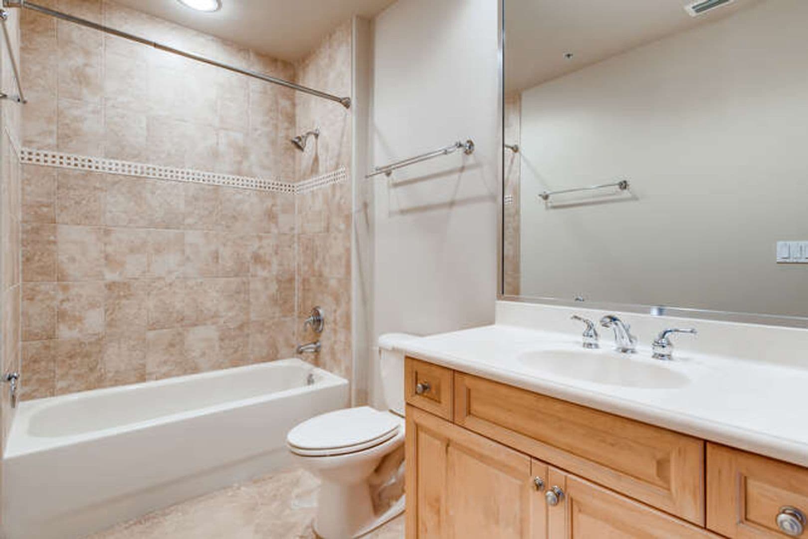 Orlando House: 8749 The Esplanade Unit 32