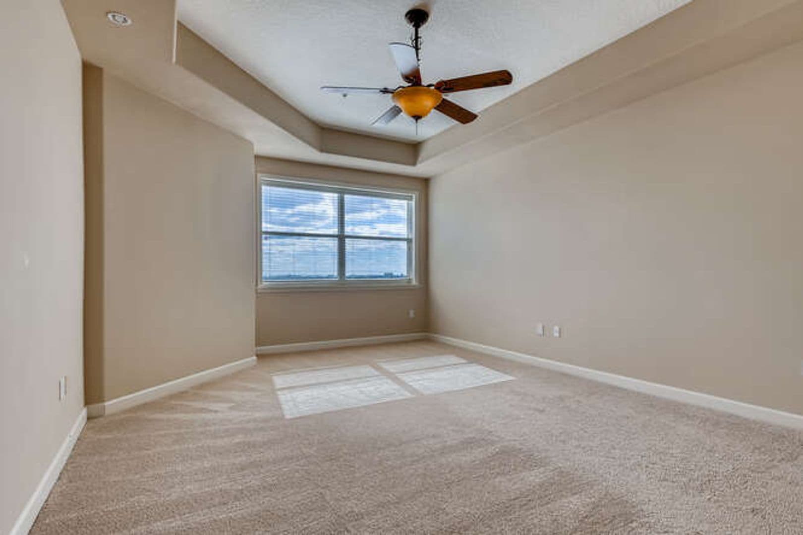 Orlando House: 8749 The Esplanade Unit 32