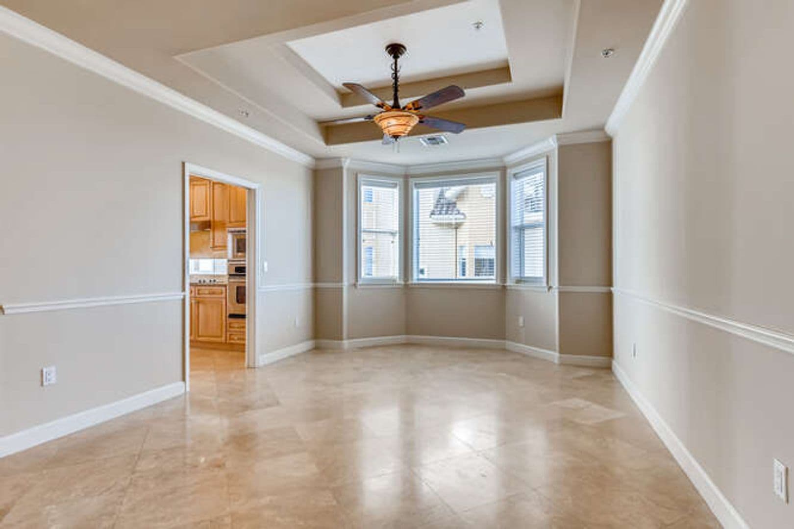 Orlando House: 8749 The Esplanade Unit 32