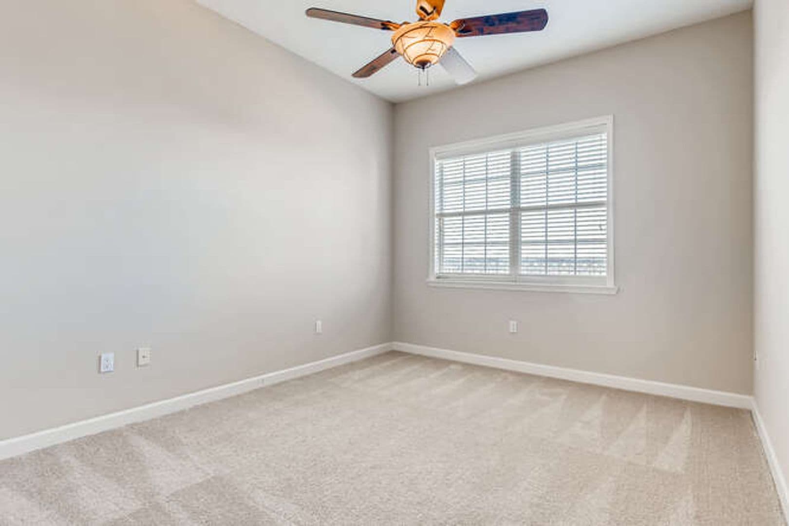 Orlando House: 8749 The Esplanade Unit 32