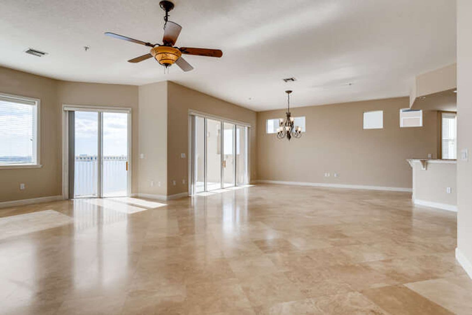 Orlando House: 8749 The Esplanade Unit 32