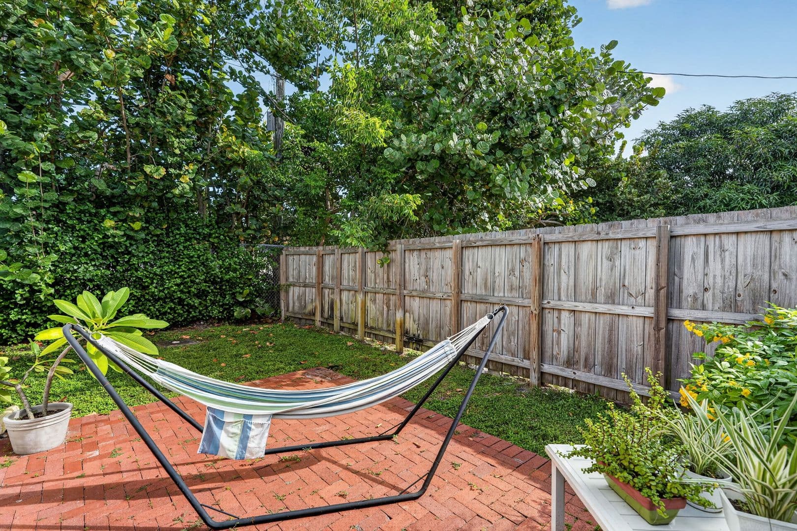 Lake Park Apartment: 359 Greenbriar Dr Unit B