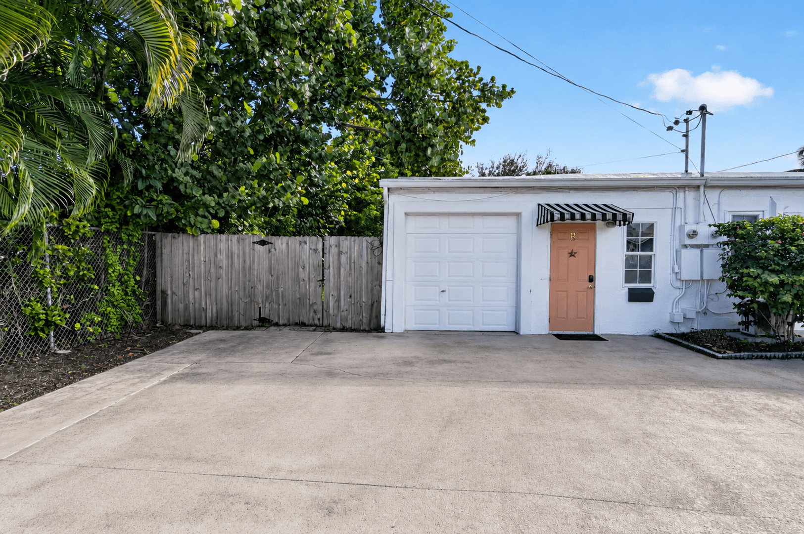 Lake Park Apartment: 359 Greenbriar Dr Unit B