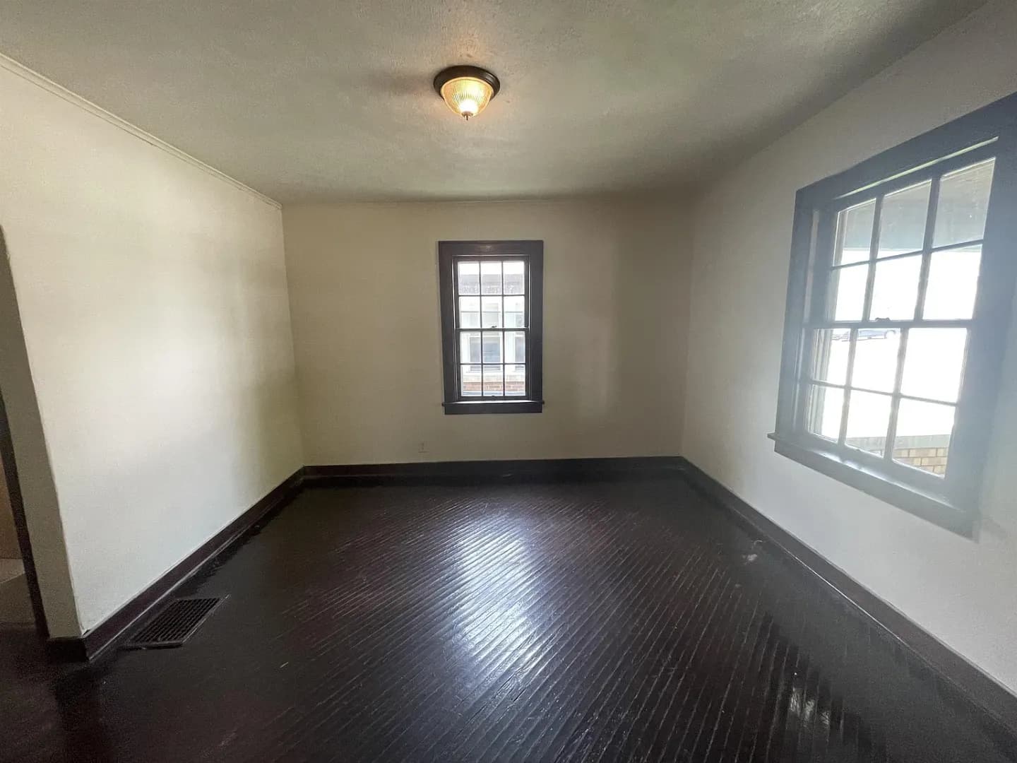 Bloomington House: 718 E Hunter