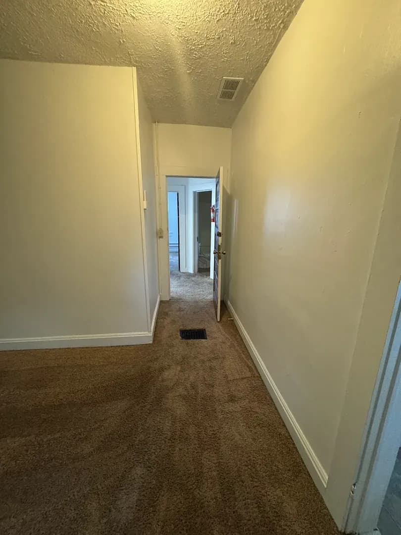 Bloomington House: 420 S Woodlawn Ave