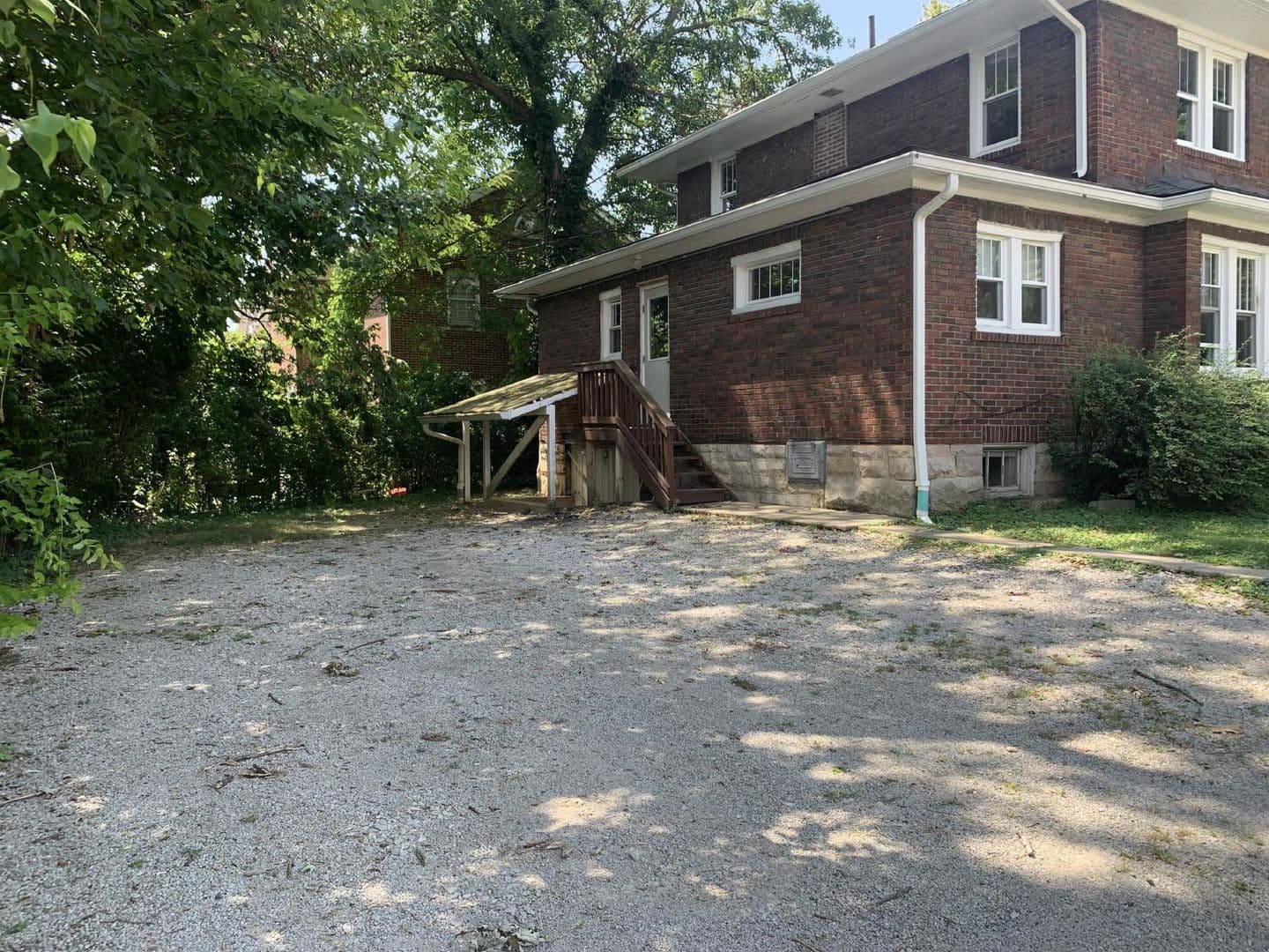 Bloomington House: 320 N. Lincoln