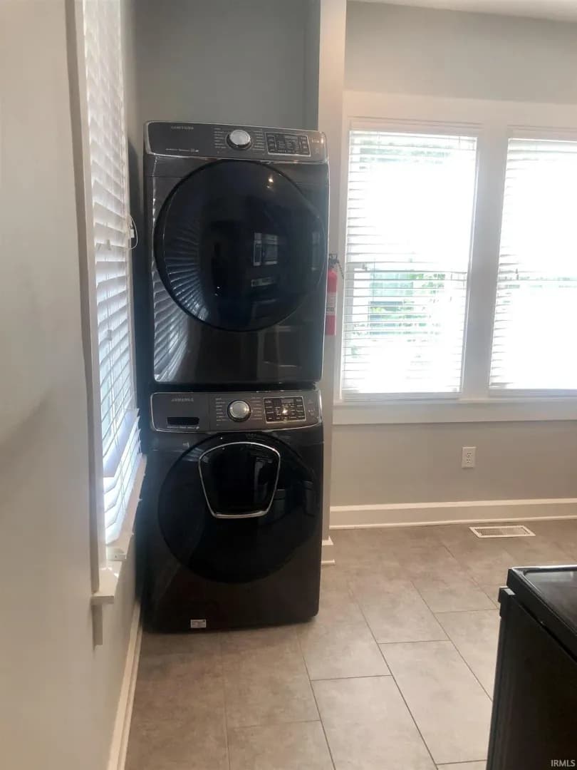 Bloomington Apartment: 729 E Hunter