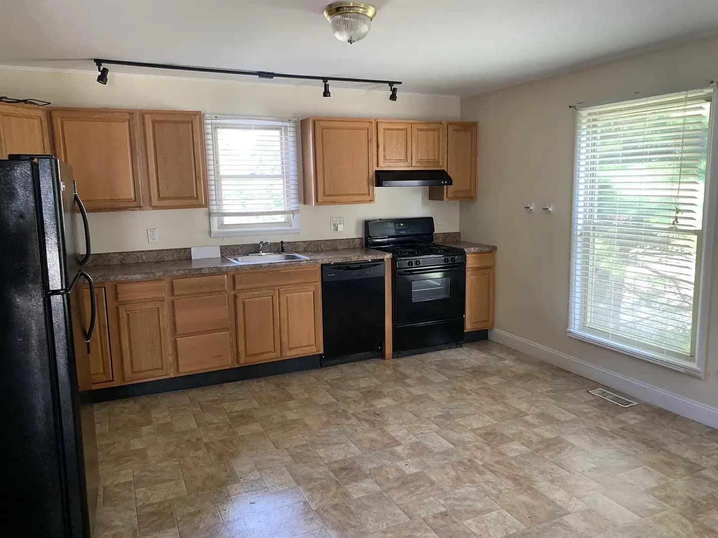 Bloomington House: 500 S Lincoln St