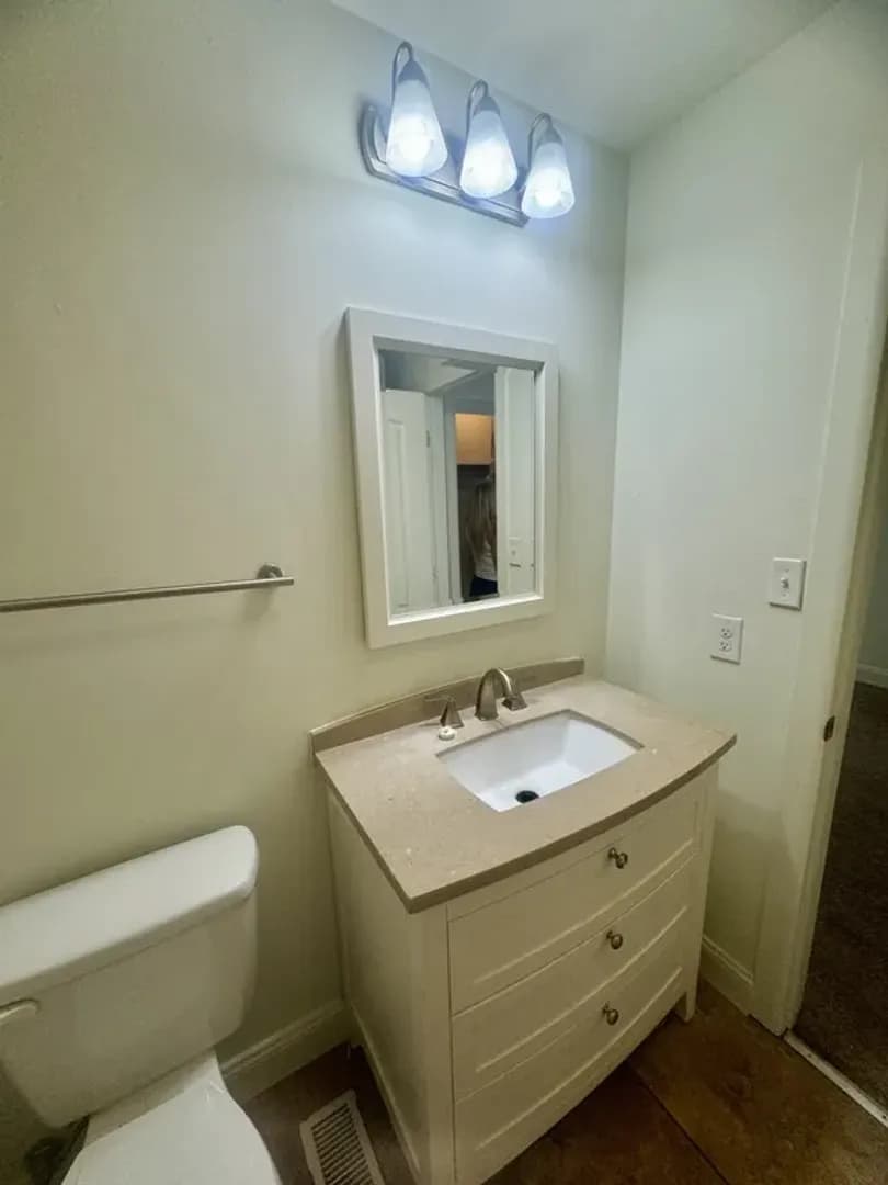 Bloomington Apartment: 521 E. 7th St.