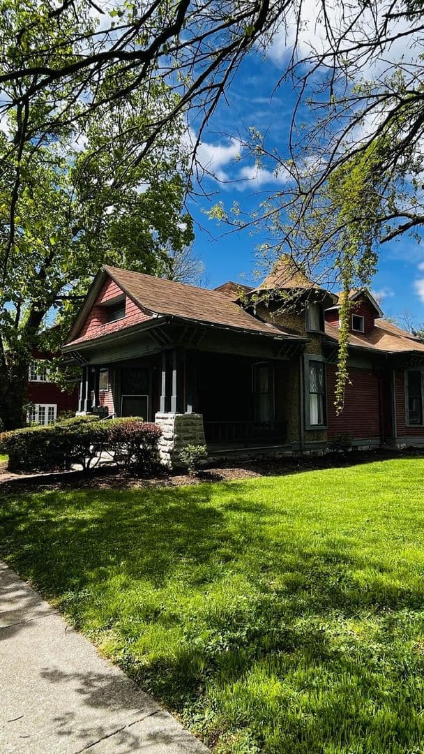 Bloomington House: 317 N. Indiana #2