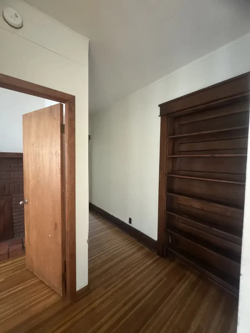 Bloomington Apartment: 420 S. Fess