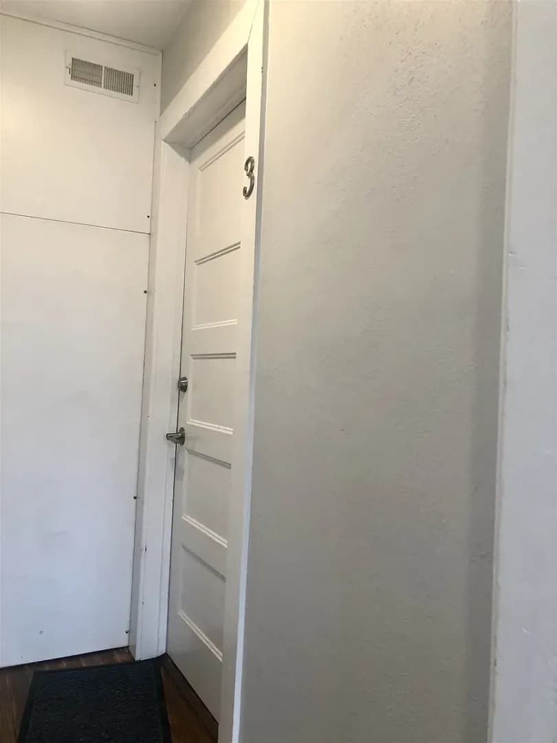 Bloomington Apartment: 729 E Hunter
