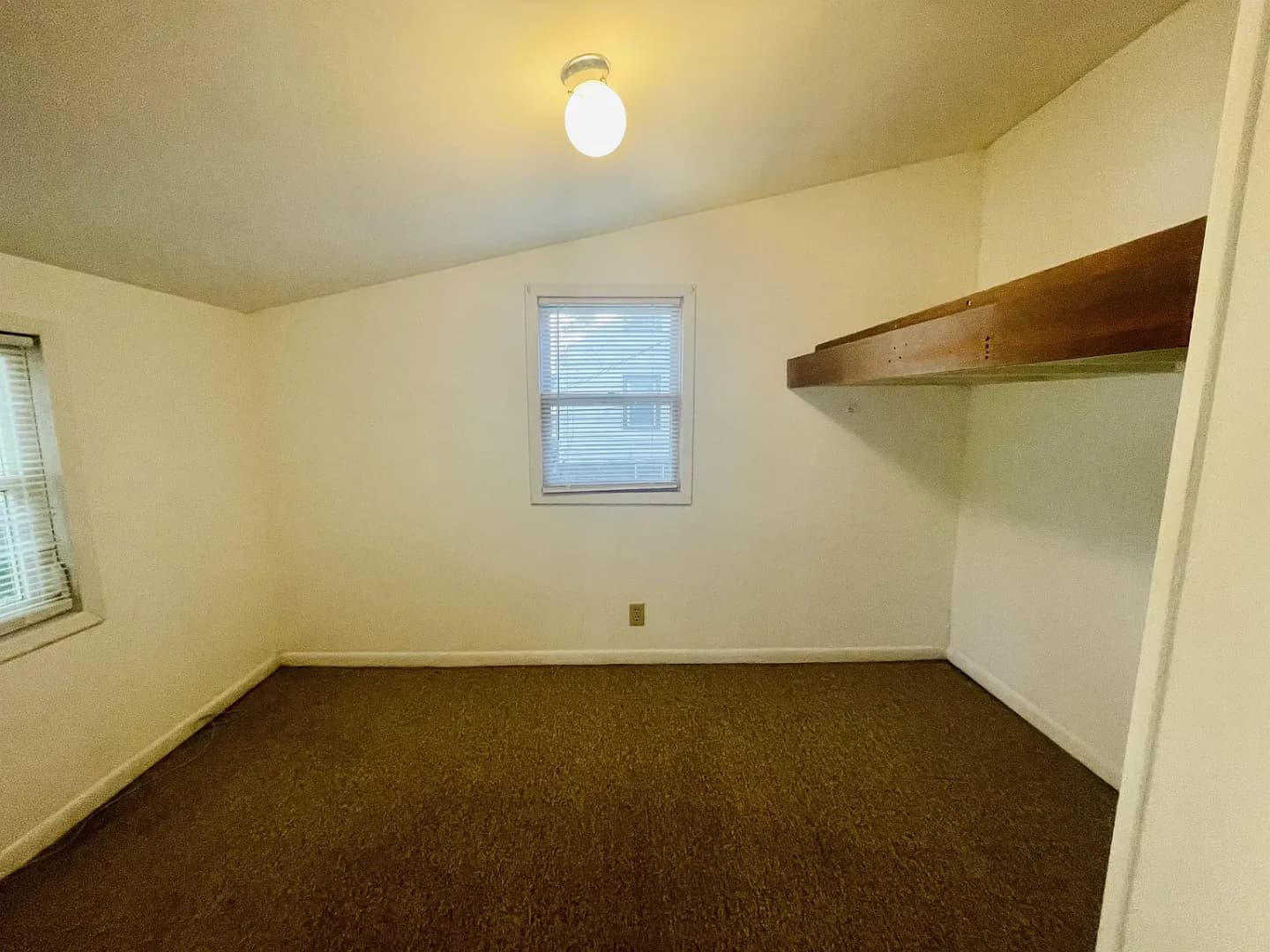 Bloomington House: 420 S Woodlawn Ave