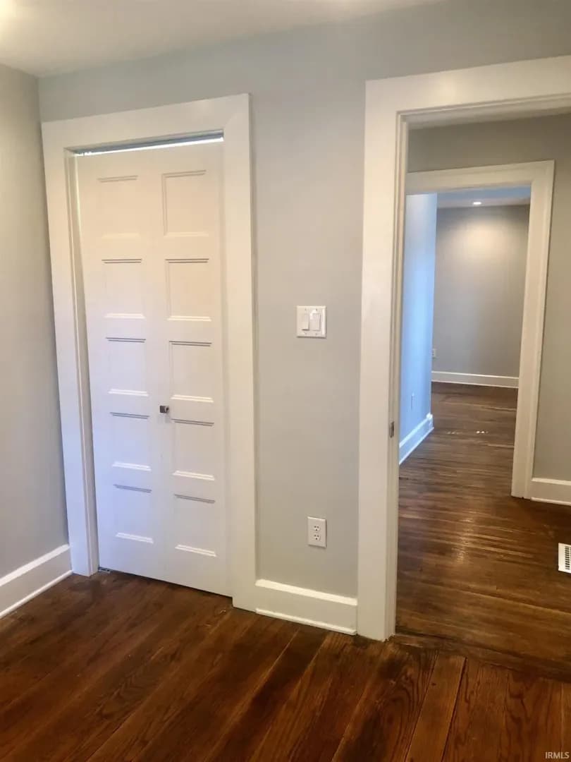 Bloomington Apartment: 729 E Hunter