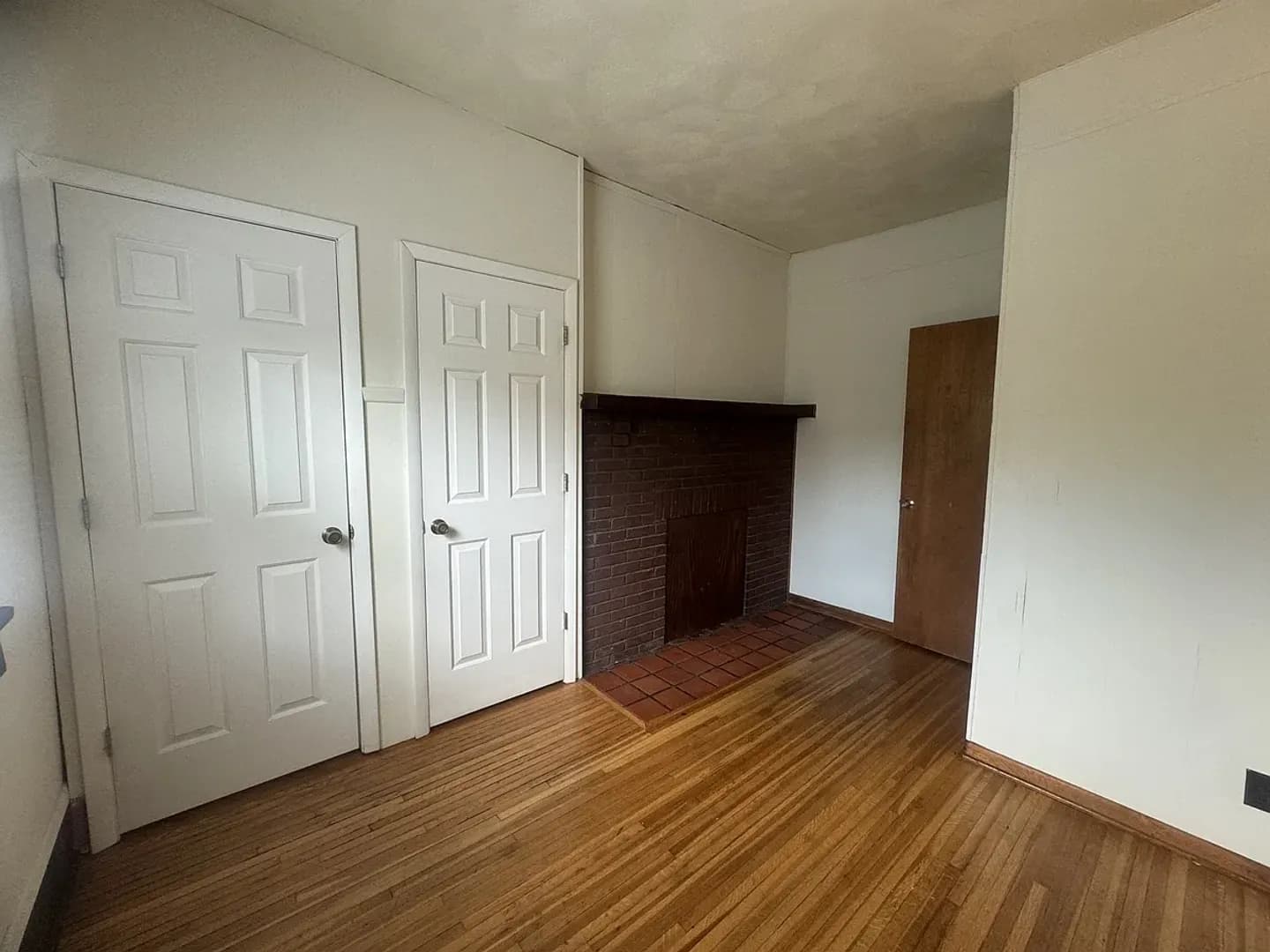 Bloomington Apartment: 420 S. Fess