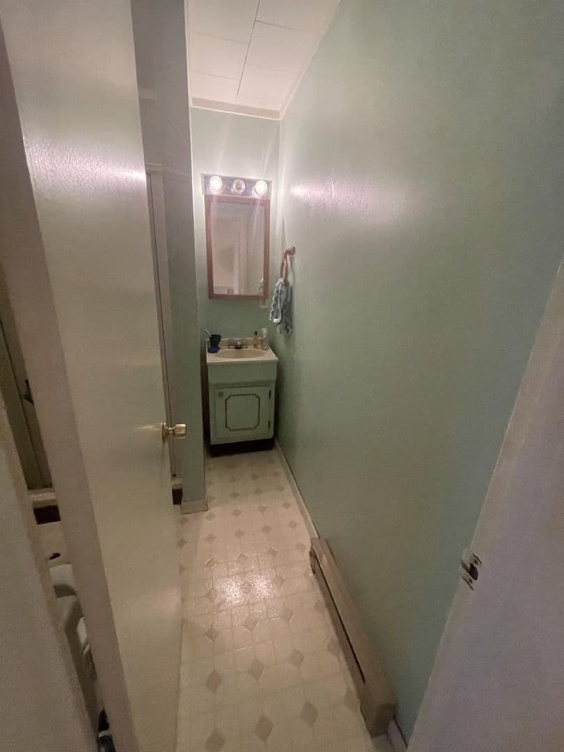 Bloomington Apartment: 416 E. 2nd St.