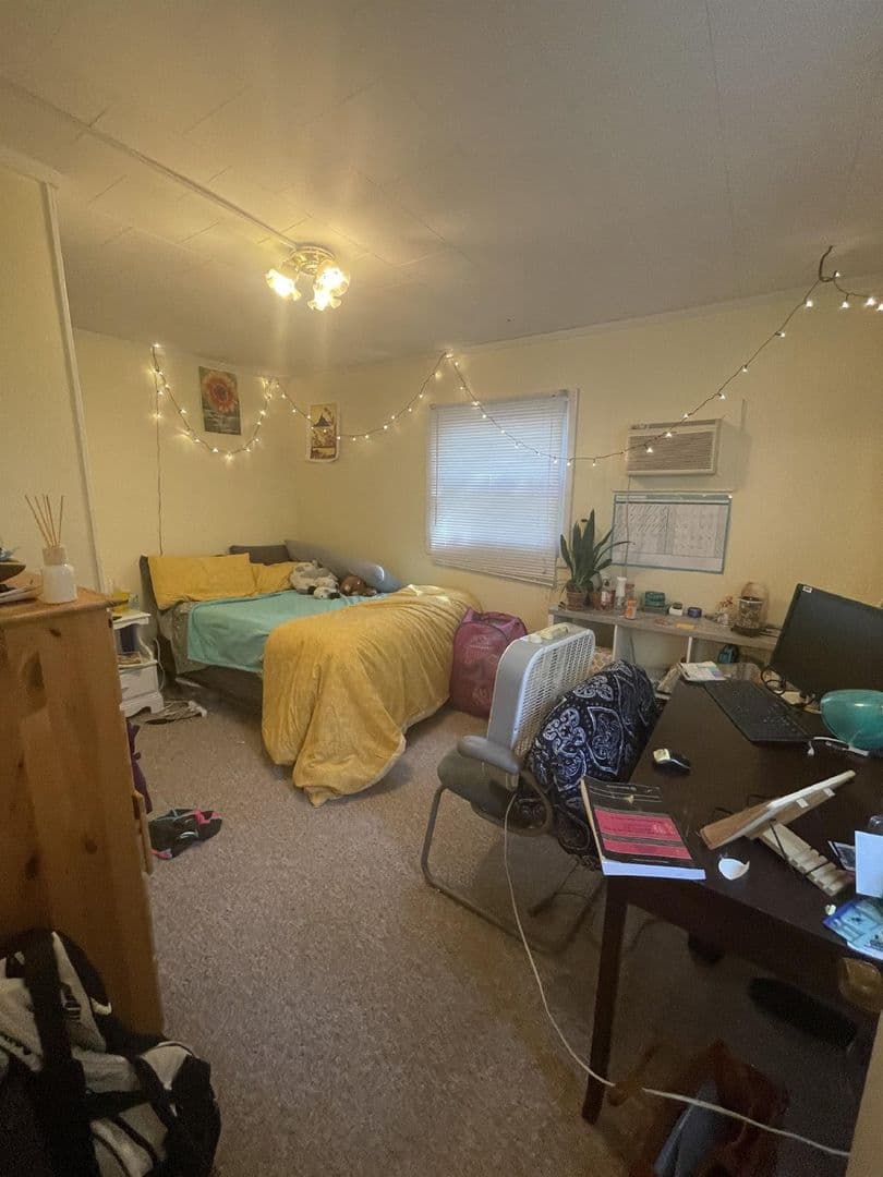 Bloomington Apartment: 416 E. 2nd St.