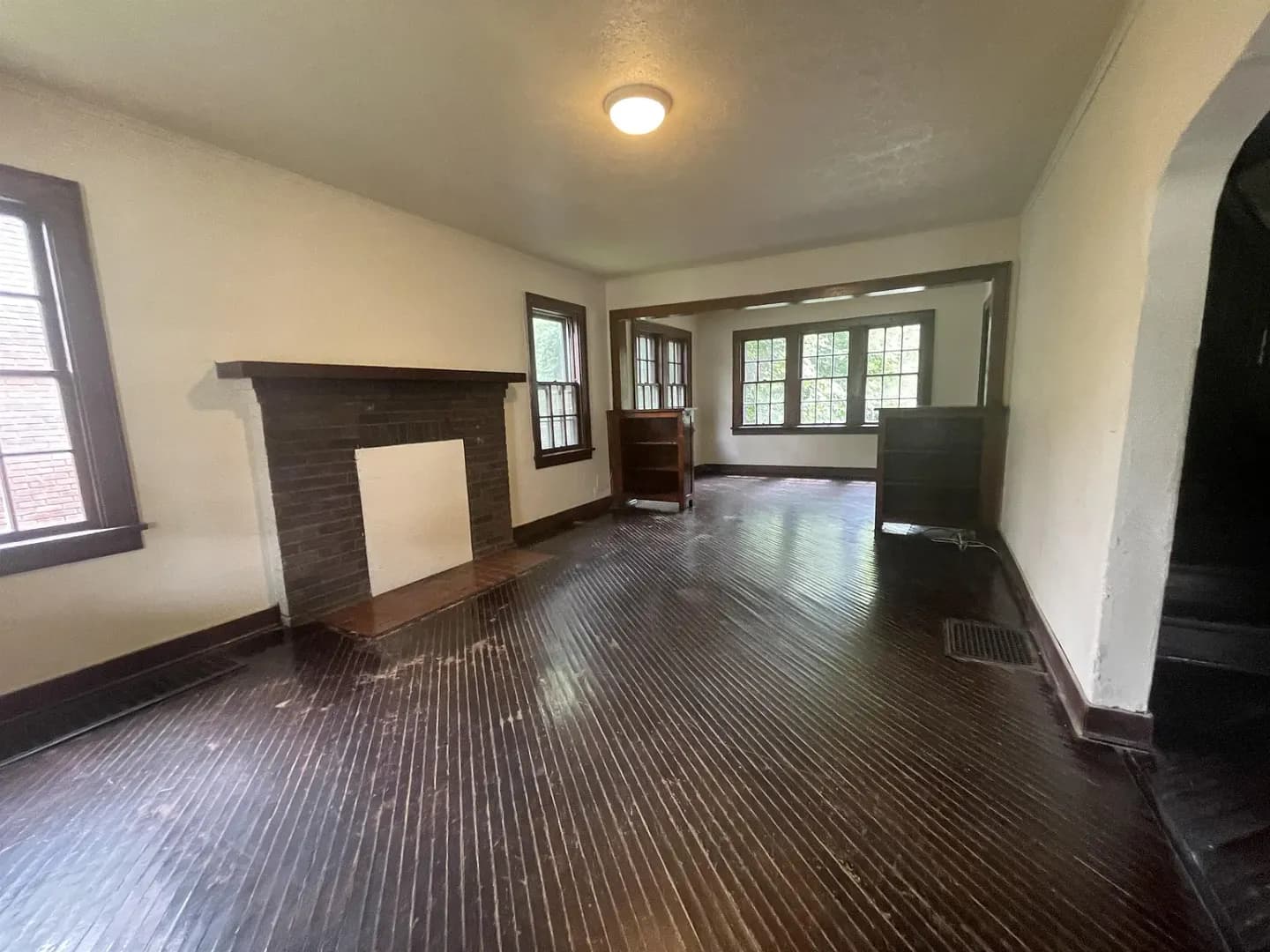 Bloomington House: 718 E Hunter