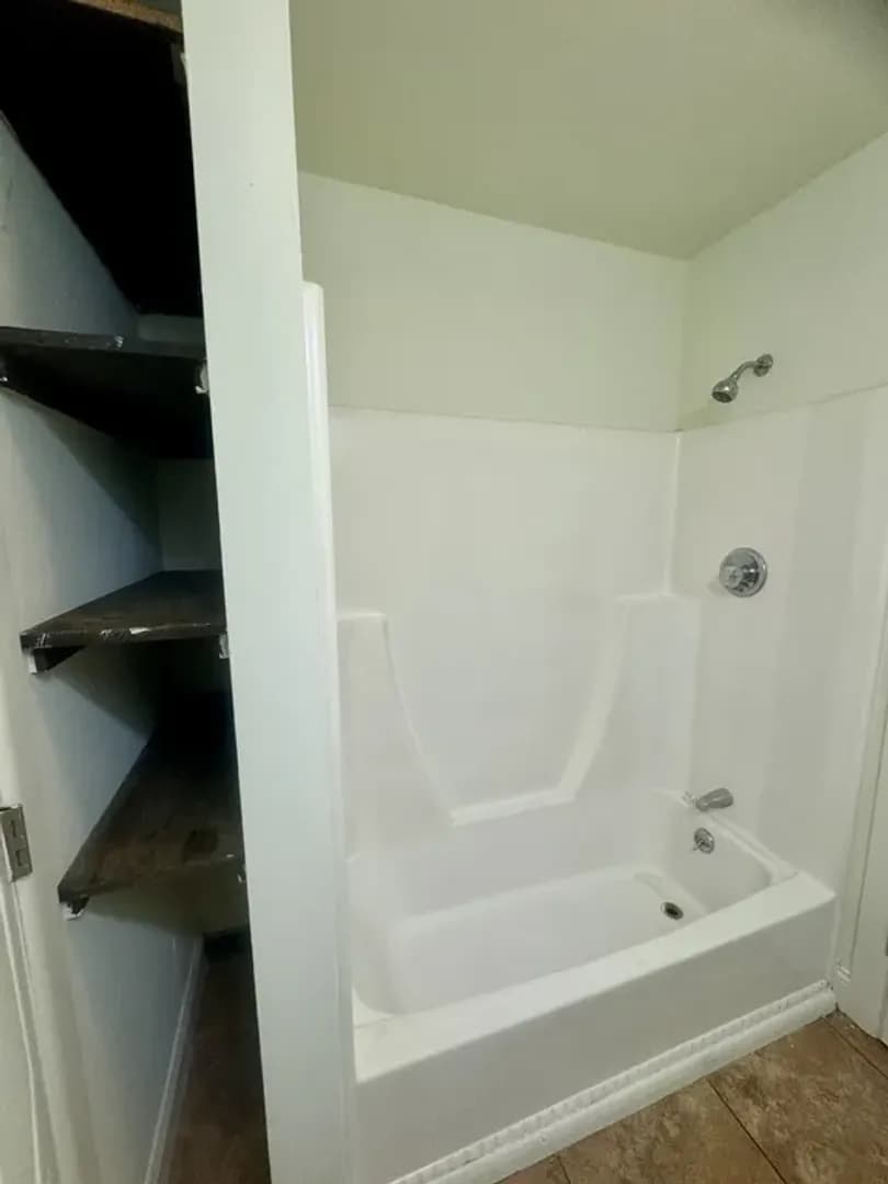 Bloomington Apartment: 521 E. 7th St.