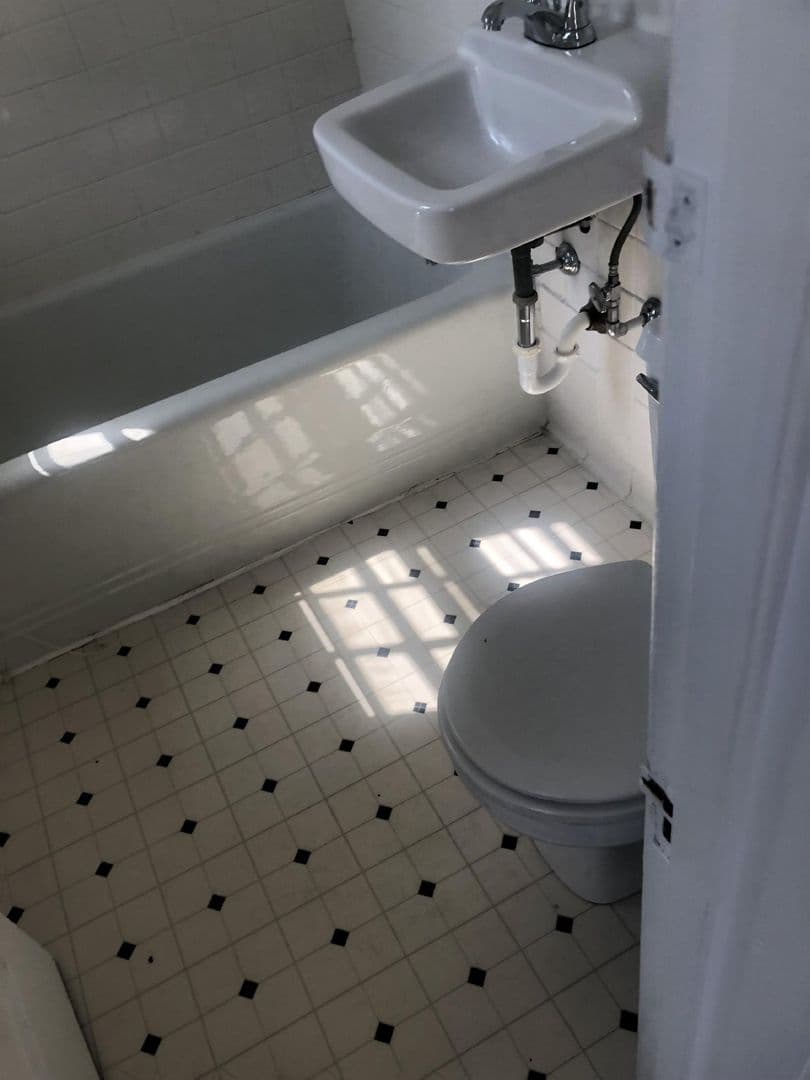Bloomington House: 405 S. Eagleson