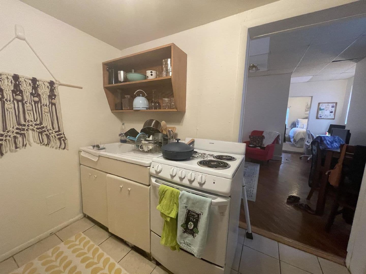 Bloomington Apartment: 416 E. 2nd St.
