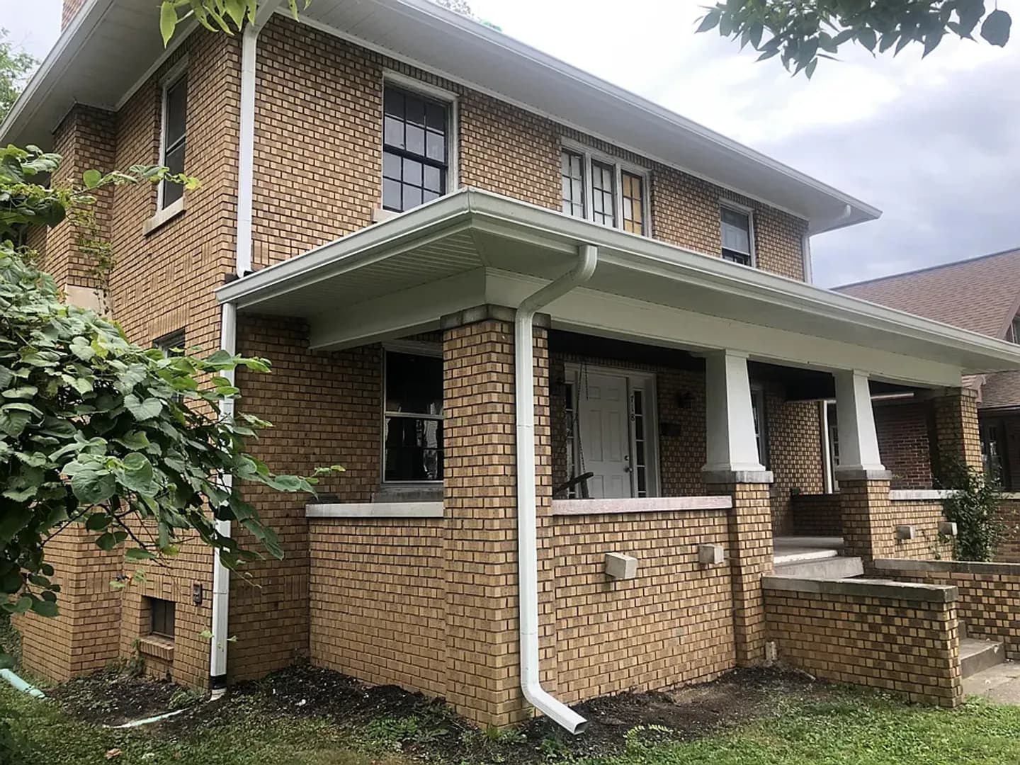 Bloomington House: 718 E Hunter