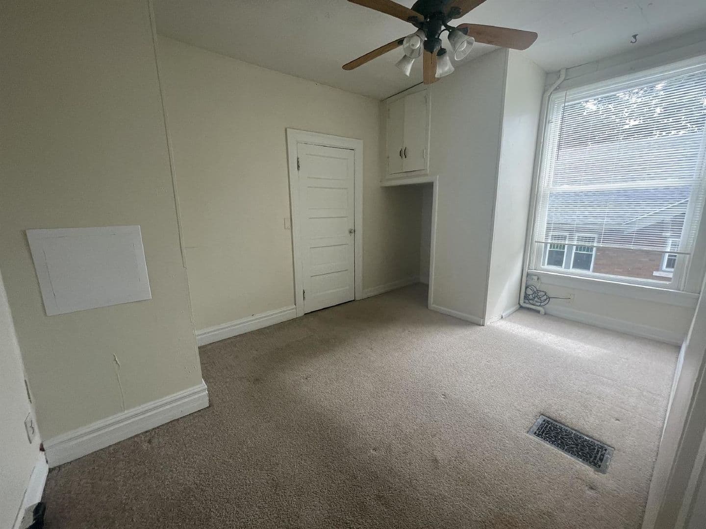 Bloomington House: 401 E. 2nd St.