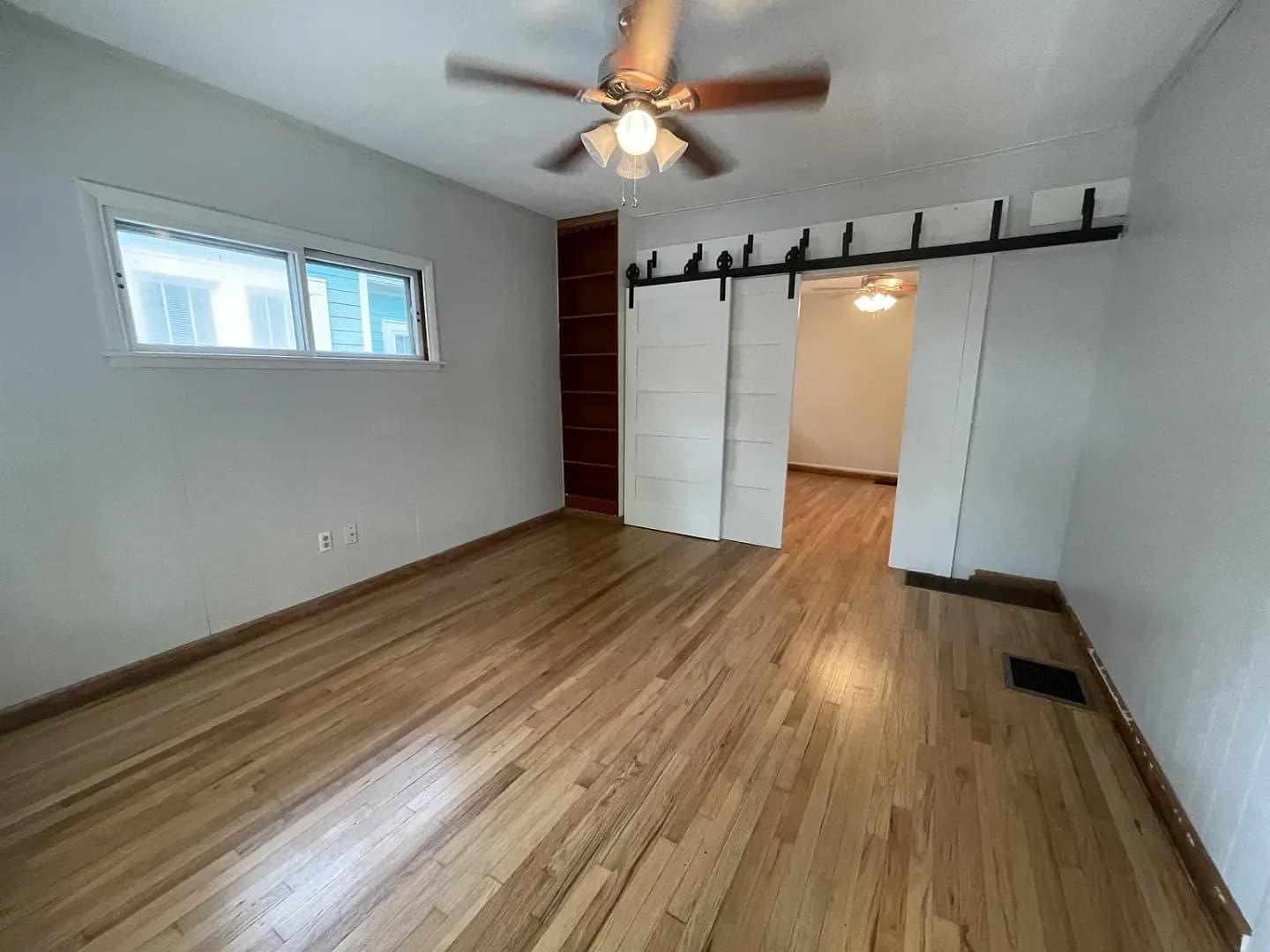 Bloomington Apartment: 615 N Lincoln St
