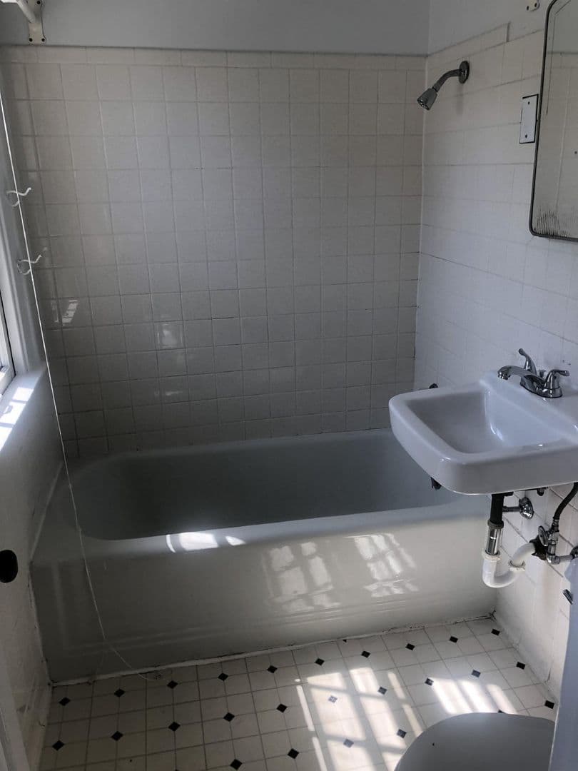 Bloomington House: 405 S. Eagleson