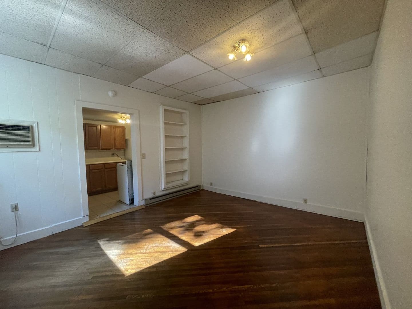 Bloomington Apartment: 416 E. 2nd St.
