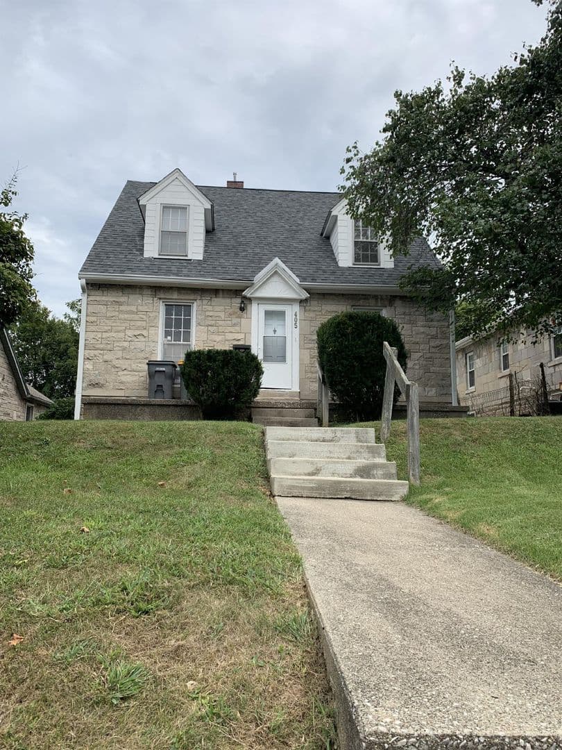 Bloomington House: 405 S. Eagleson