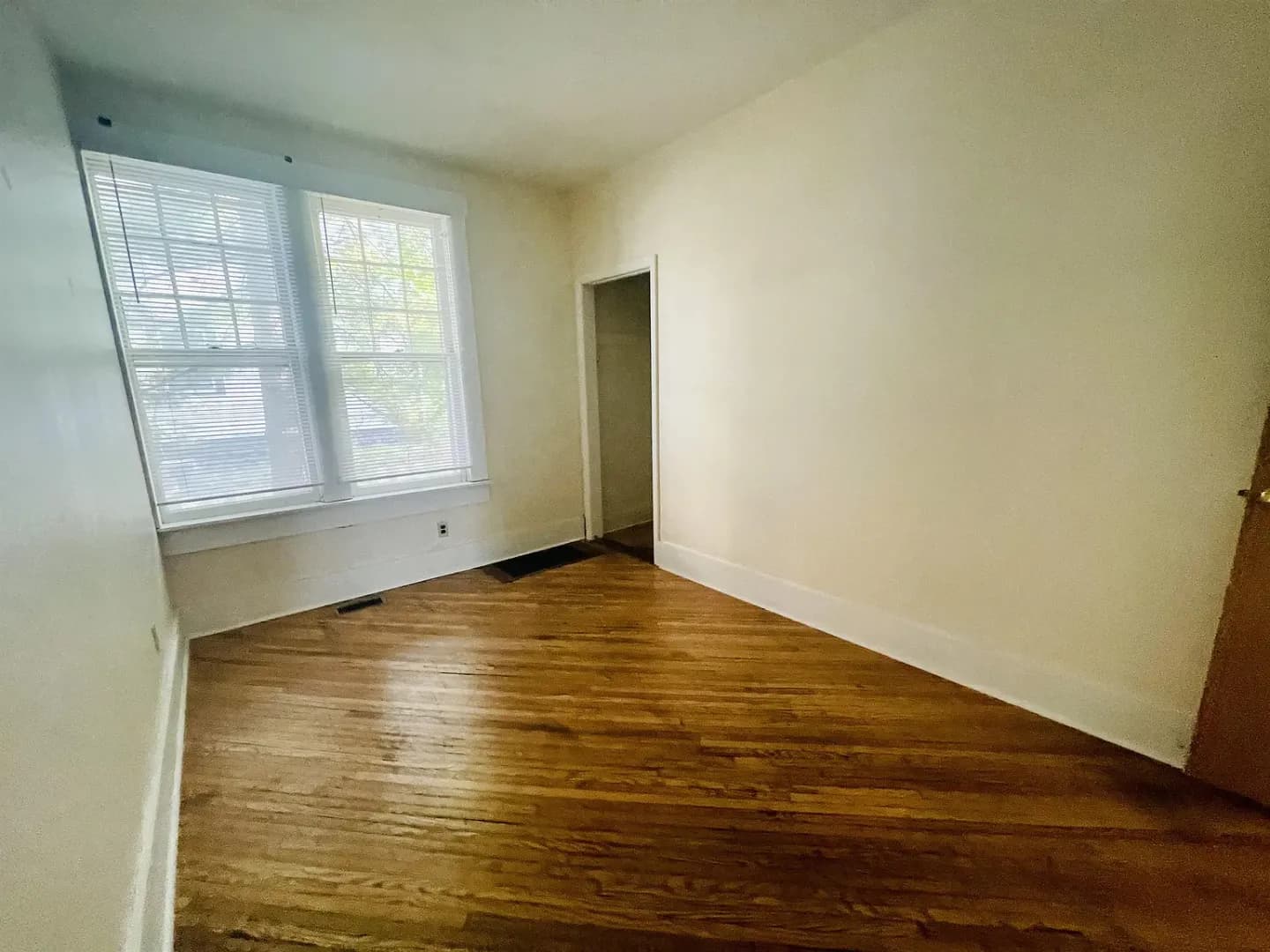 Bloomington House: 420 S Woodlawn Ave
