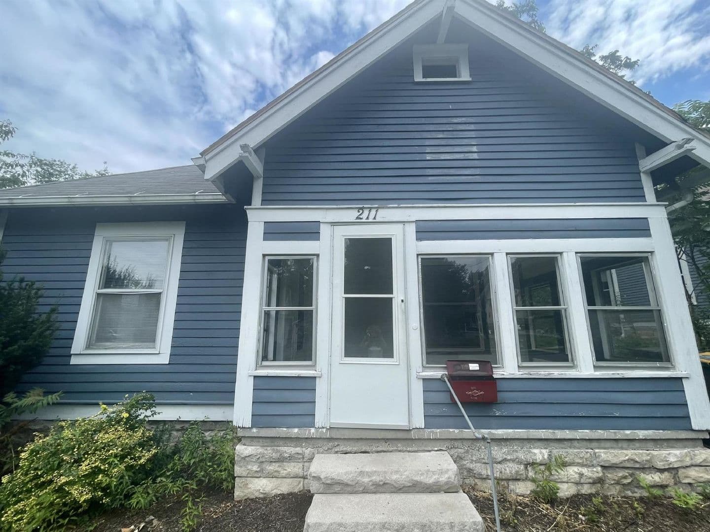 Bloomington House: 211 E. 2nd St.