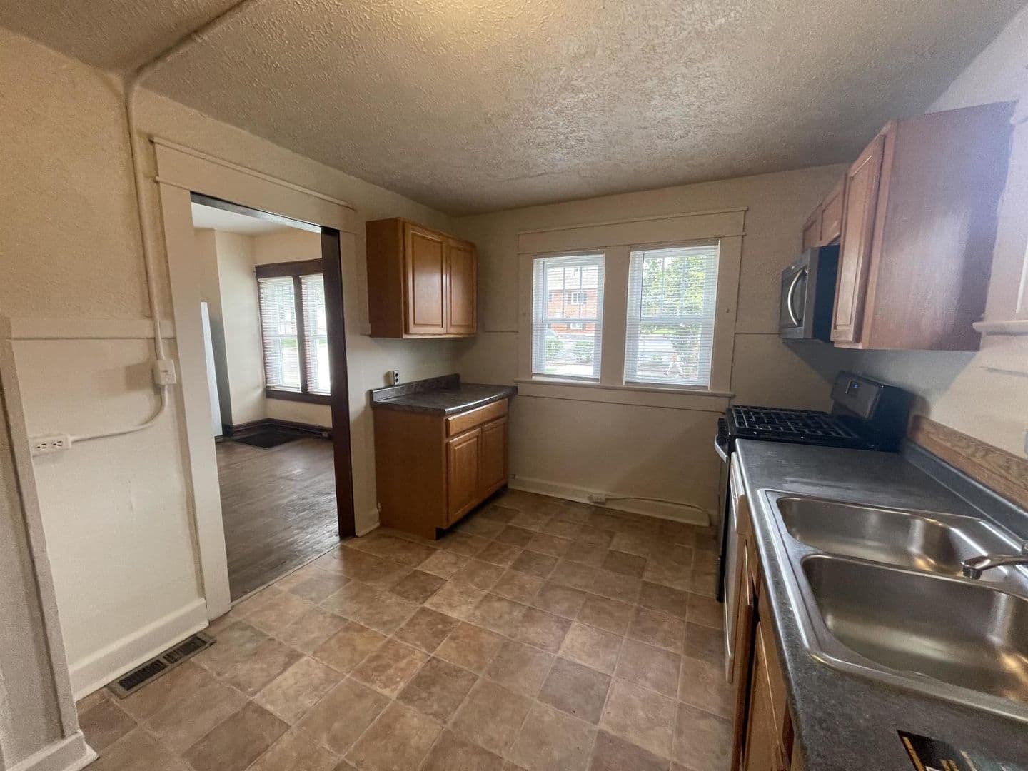 Bloomington House: 320 N. Lincoln