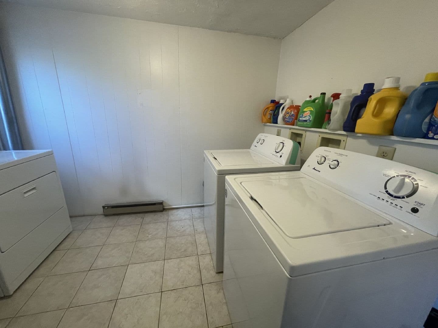 Bloomington Apartment: 416 E. 2nd St.