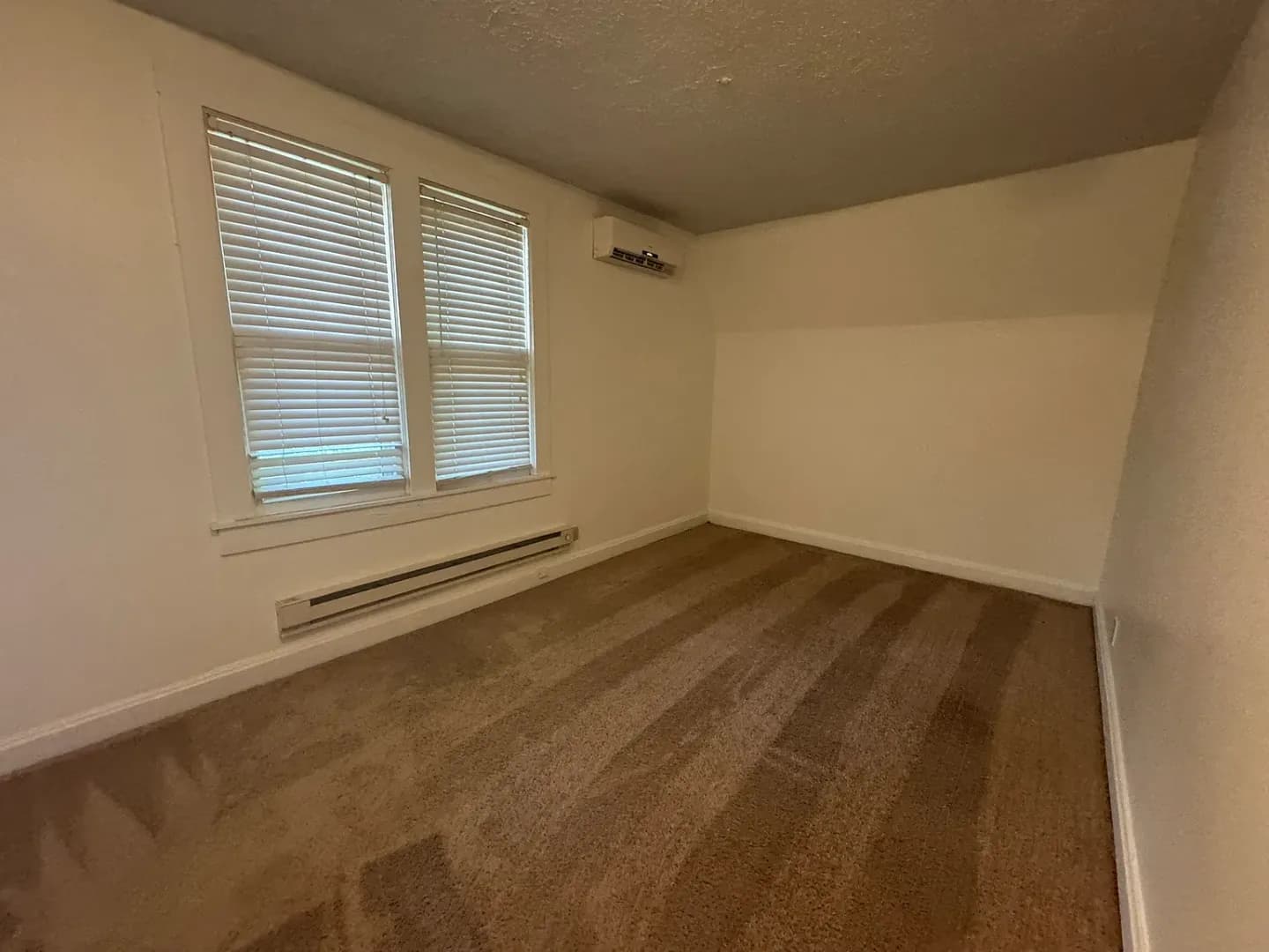 Bloomington House: 420 S Woodlawn Ave