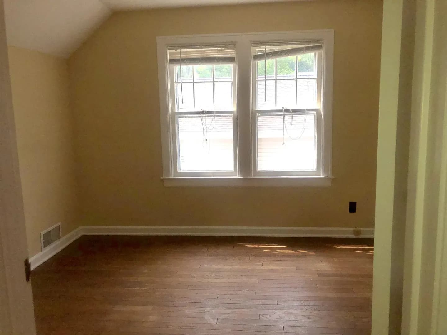 Bloomington House: 510 S Mitchell St