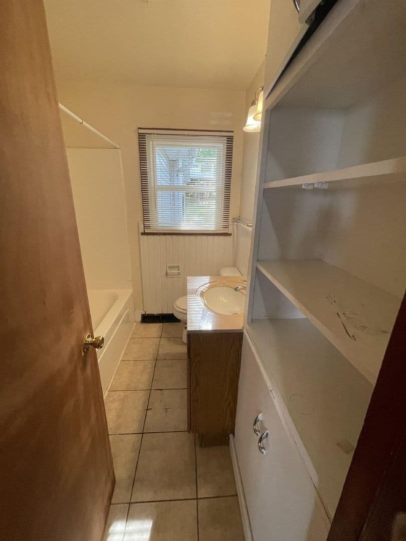 Bloomington House: 1506 N. Washington