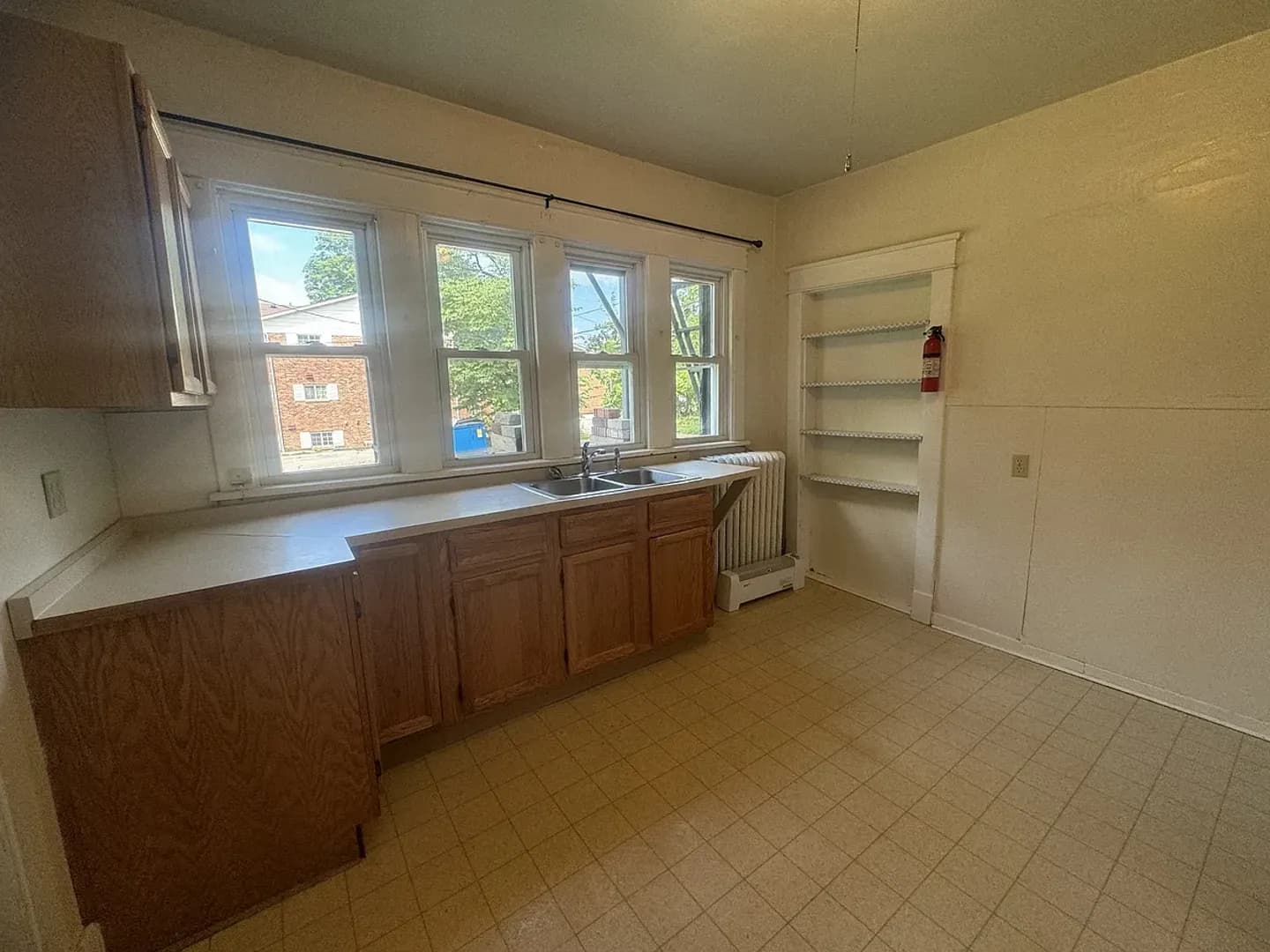 Bloomington Apartment: 420 S. Fess